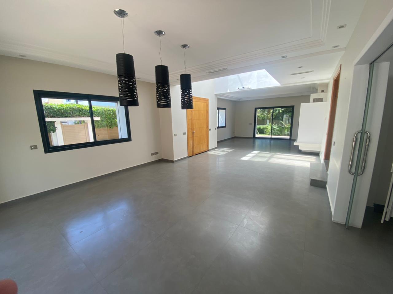 Luxueuse Villa à vendre à ain diab 