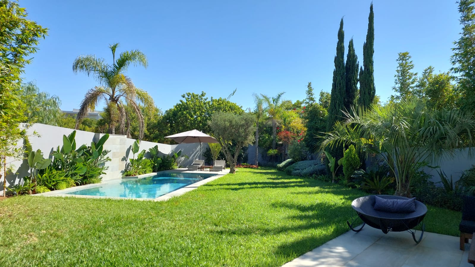 très belle villa a vendre à bouskoura Green town 